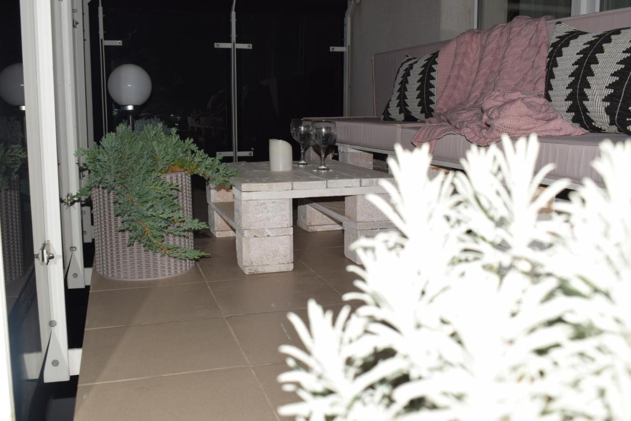 Sweet Residence Apartment Arad Exterior photo